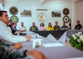 Gobernadora Graciela Domínguez Nava encabeza la Mesa de Construcción de Paz y Seguridad en el municipio de Choix