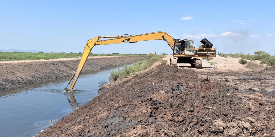 Gobierno municipal continúa sumando obras sociales como alumbrado y pavimento en zonas rural y urbana