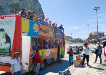 Llega a Mazatlán el crucero “Navigator Of The Seas”, con más de 3,500 pasajeros
