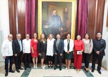 Reinstalan histórica pintura de Miguel Hidalgo en el vestíbulo del Salón de Sesiones del Congreso de Sinaloa