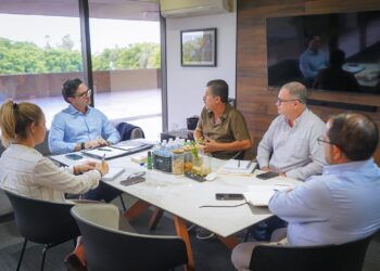 Gobierno de Sinaloa atiende necesidades de equipamiento de comerciantes del centro de Culiacán