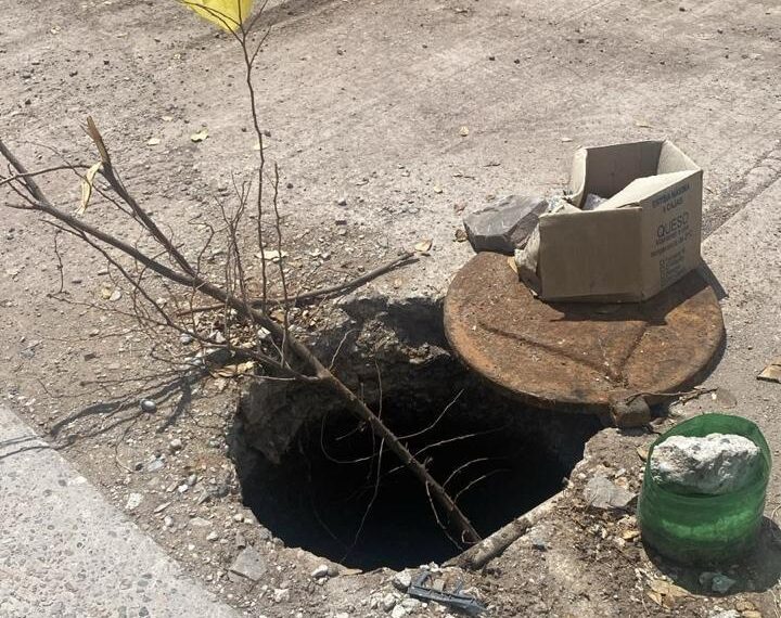 Llama Obras Públicas a cuidar tapas de drenajes y a no quitarlas para evitar accidentes e inundaciones