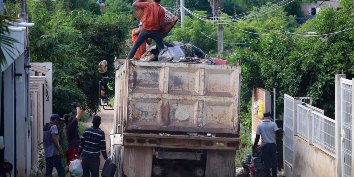 Ayuntamiento de El Fuerte refuerza labores de recolección de basura