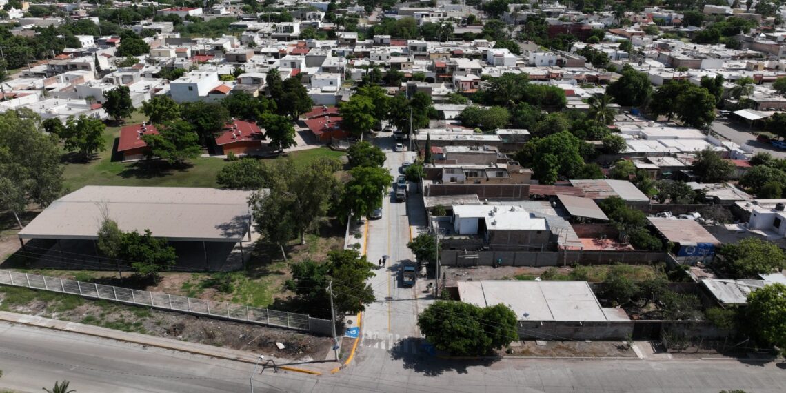 Gobierno del Estado pavimentará calles de acceso a 23 escuelas: Montero Zamudio