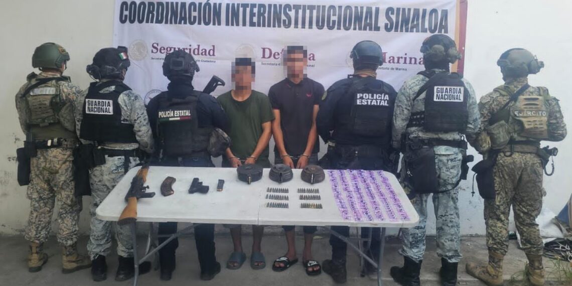 En Mazatlán, caen dos hombres con armas y presunta metanfetamina