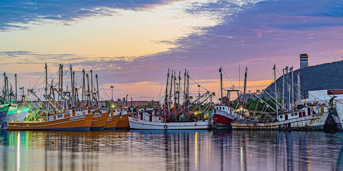 Cierran puerto de Topolobampo a embarcaciones menores por huracán Polo