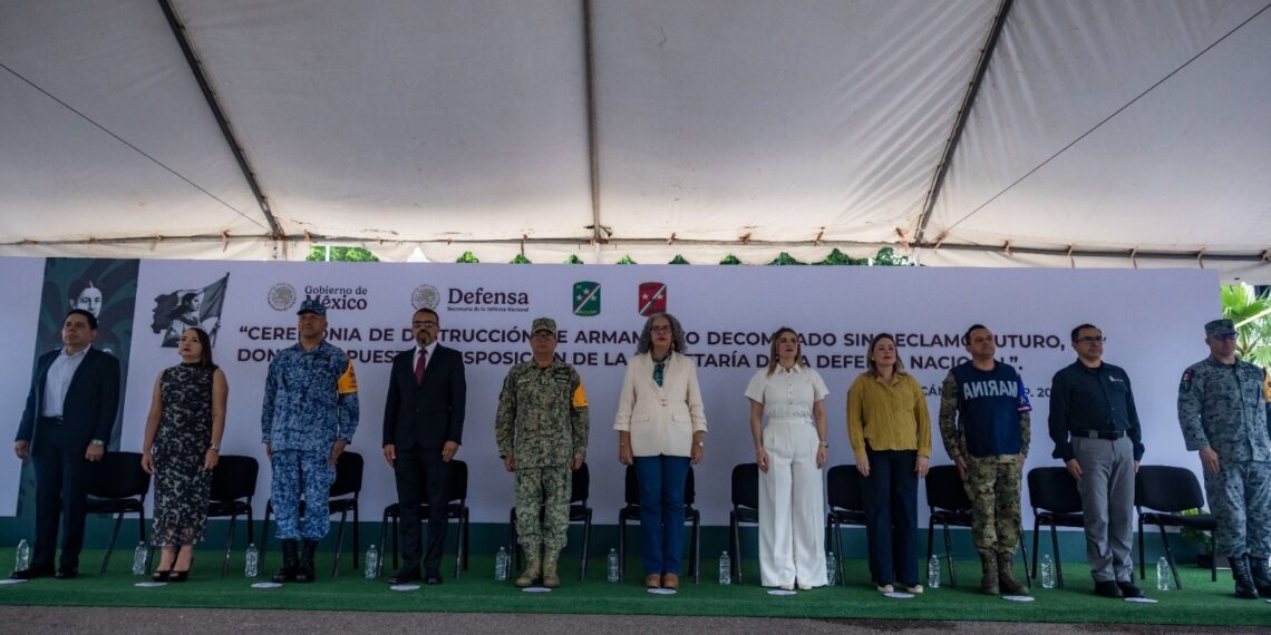 Atestigua Gobernadora Graciela Domínguez ceremonia de destrucción de armamento donado y decomisado en la Novena Zona Militar