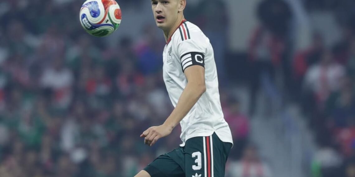 César Montes queda fuera de la Selección Mexicana por lesión