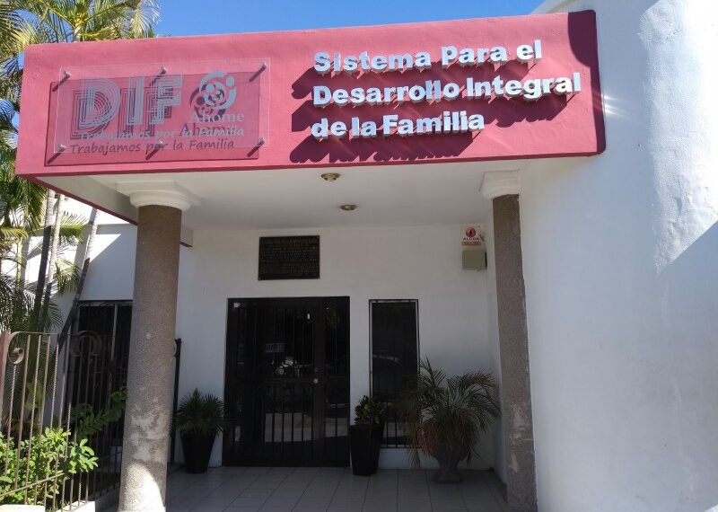 Llama Sistema DIF Ahome a solidarizarse con familias vulnerables haciendo donativos en su centro de acopio