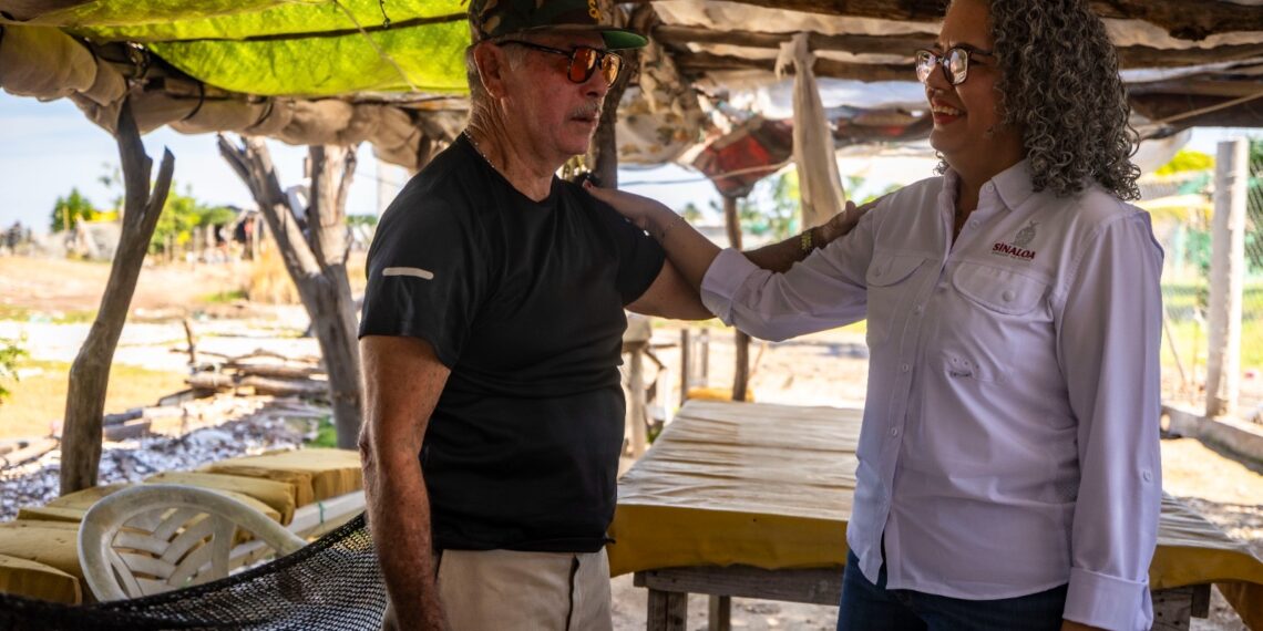 Estos apoyos representan fortaleza para nosotros: Don Emilio Ahumada, primer beneficiado por afectaciones de mar de fondo