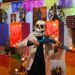 Entre flores de cempasúchil, arte y memoria, la UAS honra a los seres queridos con un altar dedicado a Dora Josefina Ayala Castro y la exposición “La muerte en la gráfica”
