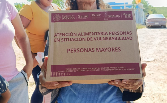 Entregan apoyos alimentarios a familias vulnerables en Emiliano Zapata y Basoteve