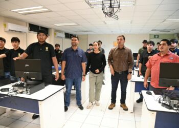 Herramientas para el futuro: la Facultad de Agronomía de la UAS consolida el Modelo Bimodal e investigación científica con nuevo equipo tecnológico