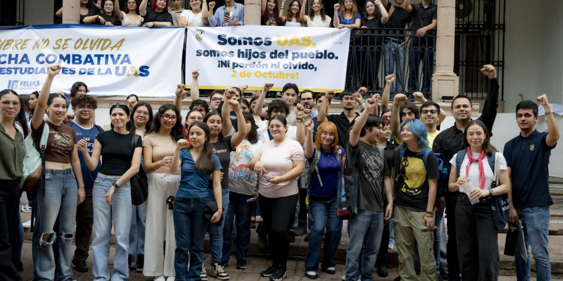 ¡2 de octubre no se olvida! A 58 años de la matanza de Tlatelolco, estudiantes de la UAS se concentran en Culiacán para mantener viva la memoria de 1968 y exigir la defensa de la educación pública