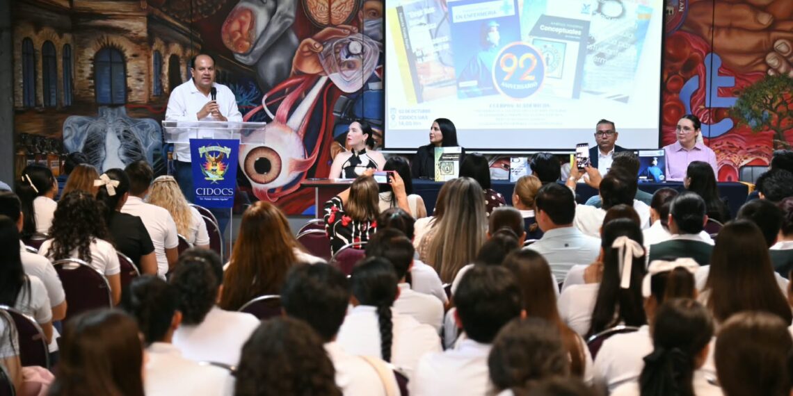 La Facultad de Enfermería Culiacán de la UAS fortalece la investigación científica en el área de la salud con la presentación de cuatro nuevas obras académicas en su 92.º aniversario