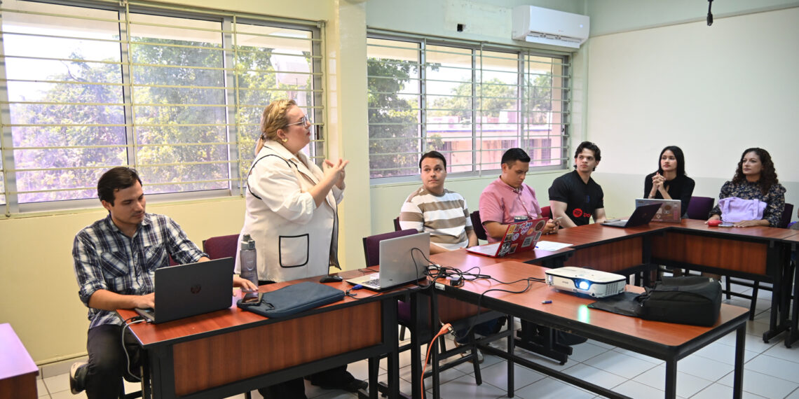 Estudiantes de posgrado en Historia de la UAS exponen avances de investigación sobre movimientos sociales y población del norte de México