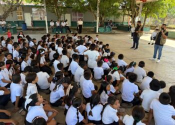 “Sinaloa Previene” llega a planteles educativos de Isla del Bosque en Escuinapa