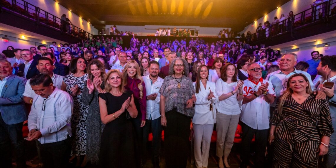 “Gracias por hacer de Sinaloa un gran destino:” Gobernadora Graciela Domínguez al entregar el premio Orgullo Sinaloense 2026