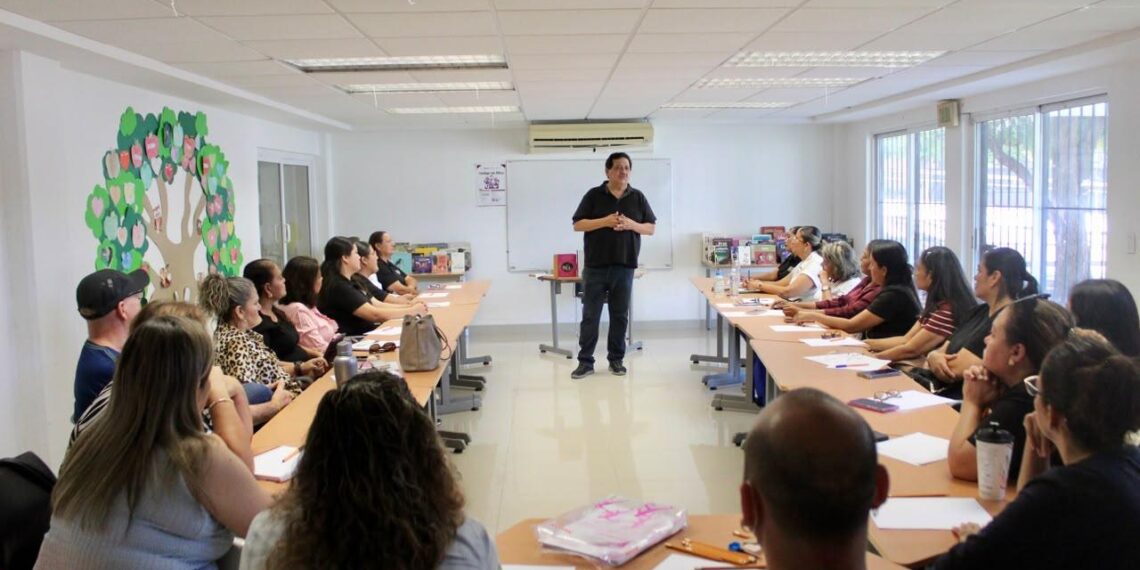 Fortalecen formación literaria de bibliotecarias de la Red Municipal de Ahome