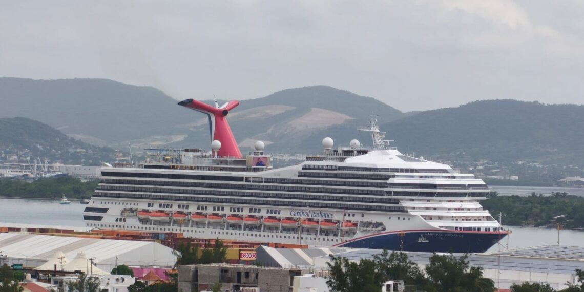 Mazatlán recibe al crucero “Carnival Radiance”, con más de 3 mil pasajeros