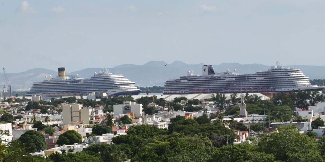 Mazatlán recibe este lunes a dos cruceros turísticos con más de 6 mil pasajeros