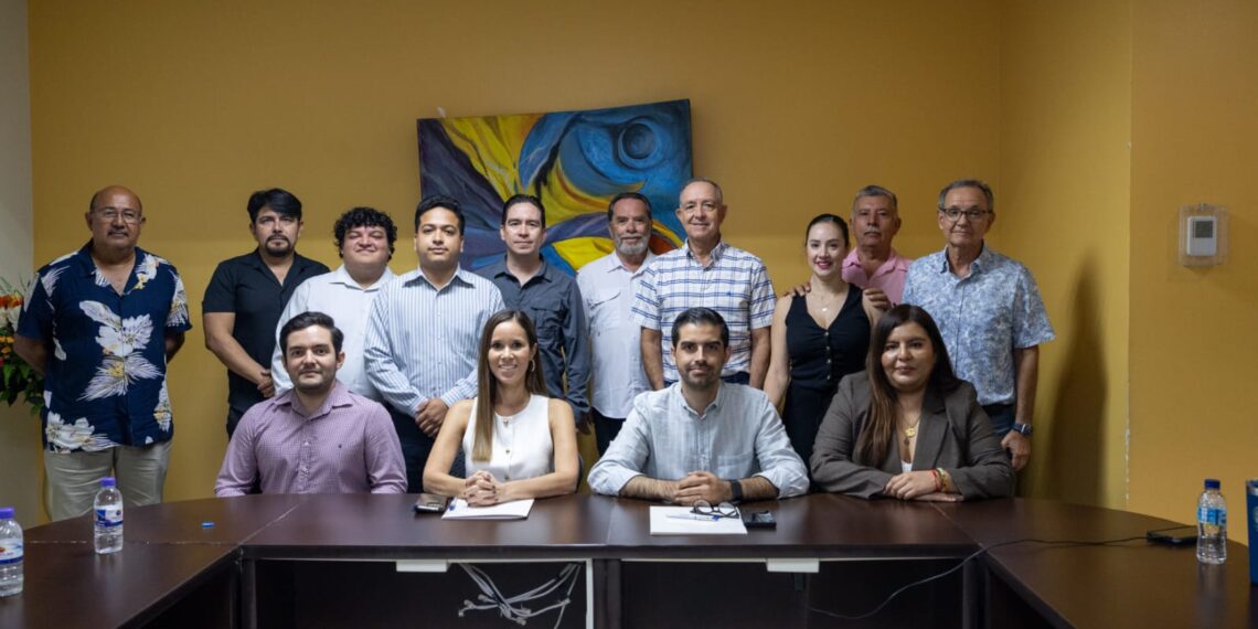 Secretarías de Turismo y Economía trabajan con productores para impulsar la Ruta del Mezcal Sinaloense