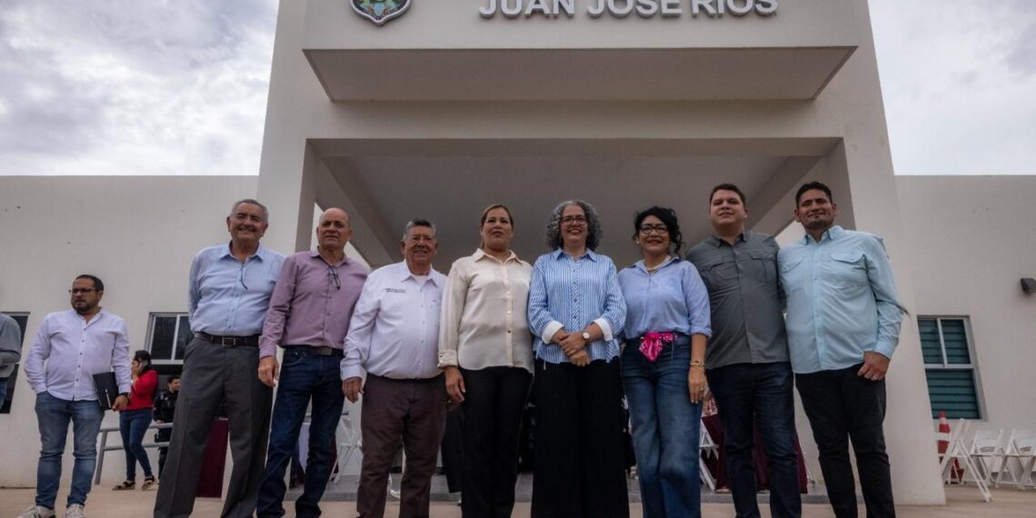 Recorre Gobernadora Graciela Domínguez instalaciones del H. Ayuntamiento de Juan José Ríos