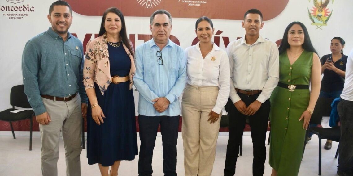 Con trabajo coordinado entre la UAS y el Ayuntamiento de Concordia, el Rector Jesús Madueña Molina inaugura nueva techumbre en la Preparatoria Concordia