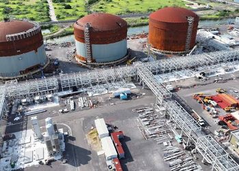 Cómo se retira el CO₂ del gas utilizado para producir fertilizantes: Torres de absorción