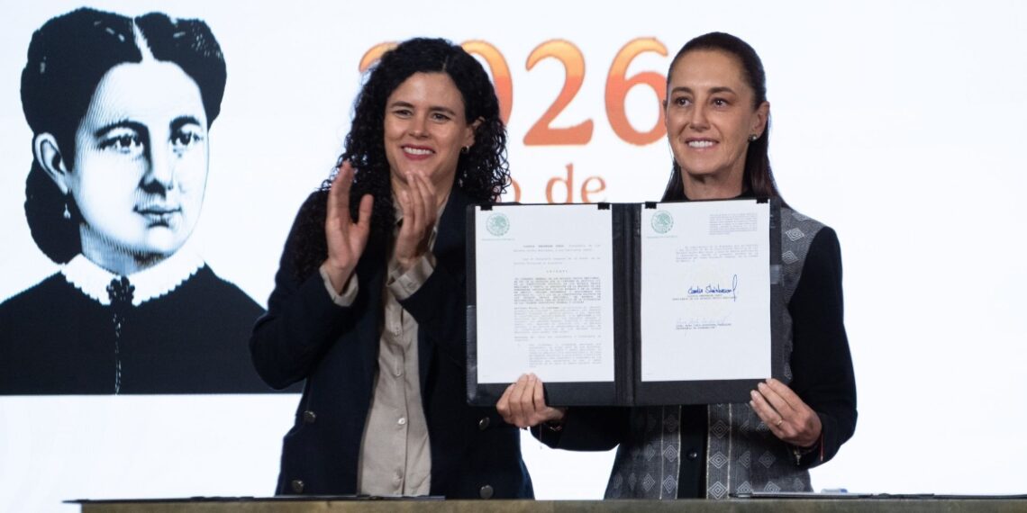 Sheinbaum firma decreto sobre doble nacionalidad; reforma se publica en la tarde
