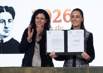 Sheinbaum firma decreto sobre doble nacionalidad; reforma se publica en la tarde